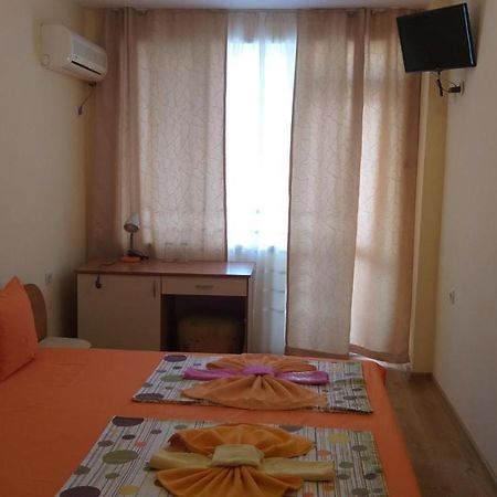 פרימורסקו Ivanovi Guest House מראה חיצוני תמונה