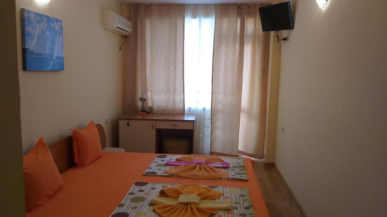 פרימורסקו Ivanovi Guest House מראה חיצוני תמונה