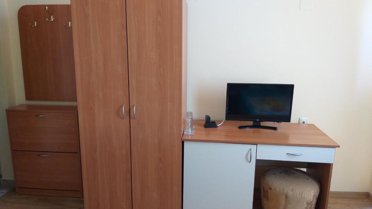 פרימורסקו Ivanovi Guest House מראה חיצוני תמונה