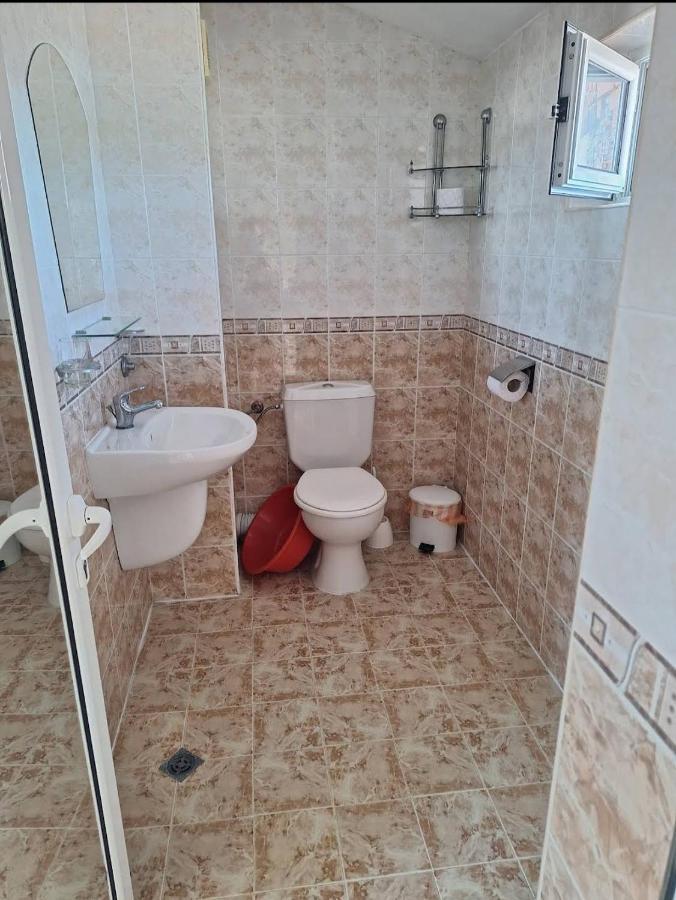פרימורסקו Ivanovi Guest House מראה חיצוני תמונה