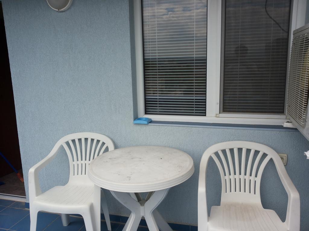 פרימורסקו Ivanovi Guest House חדר תמונה