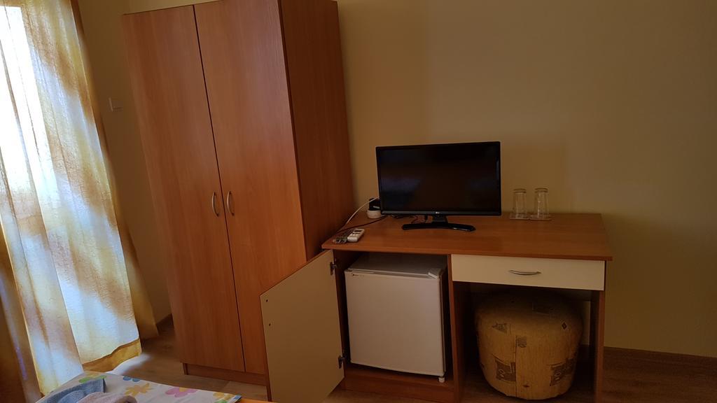 פרימורסקו Ivanovi Guest House מראה חיצוני תמונה